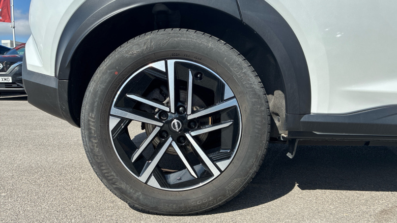 Nissan Juke 1.0 DiG-T N-Connecta 5dr Petrol Hatchback